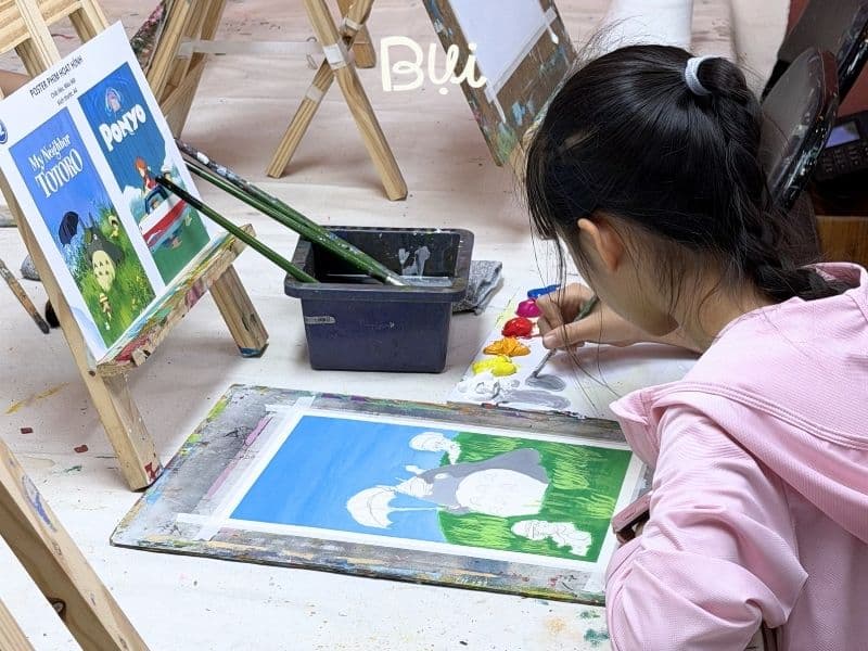 Lớp dạy vẽ cho bé Quận Cầu Giấy giúp rèn luyện sự tập trung