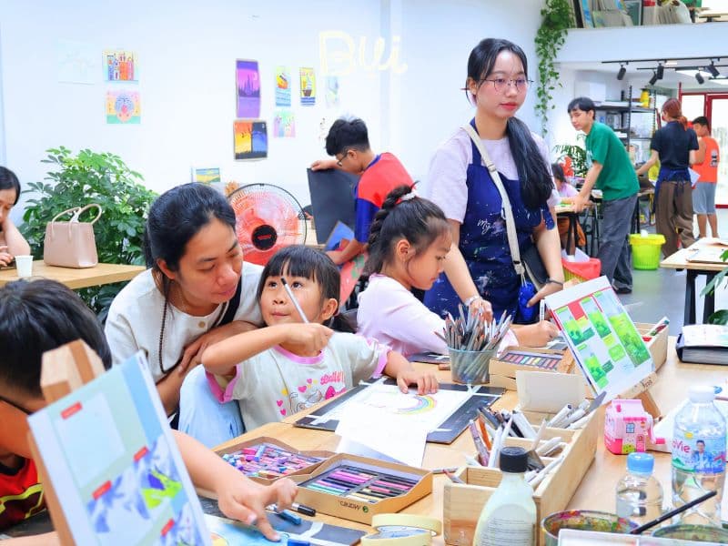 Lớp học vẽ cho bé quận Bình Tân giúp con phát triển tư duy sáng tạo