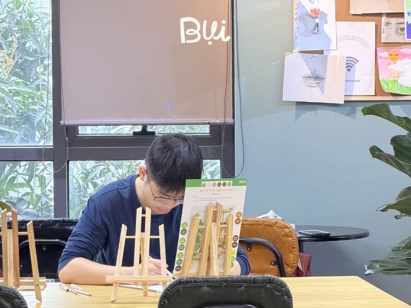 Lớp dạy vẽ tại 14 Phạm Huy Thông Quận Ba Đình của Bụi