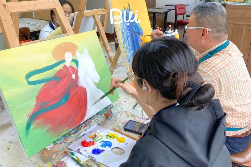 Những bề mặt phù hợp để vẽ màu Acrylic